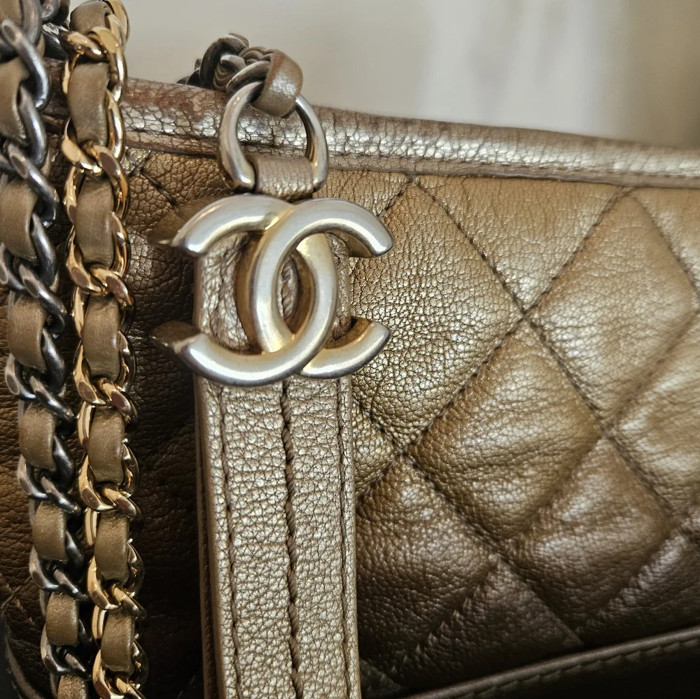 Chanel Gabrielle Hobo Ombre Gold Quilted Crossbody Bag with Chain Strap - Picture 2 of 11